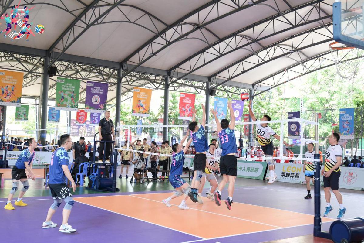 足球中超后卫世界级解围登上热搜